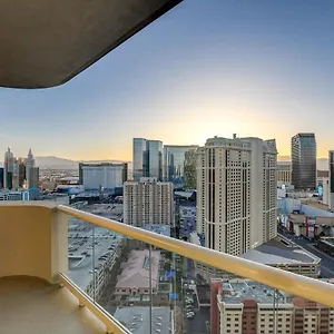 https://mgm-signature-28-705-f1-track-strip-view-balcony.las-vegashotels.net